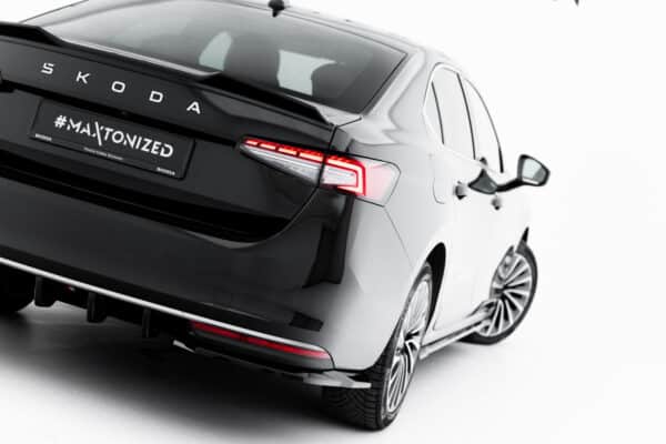 MAXTON DESIGN - Bočné spoilere zadného nárazníka V.1, Skoda Superb Mk4, Čierny lesk
