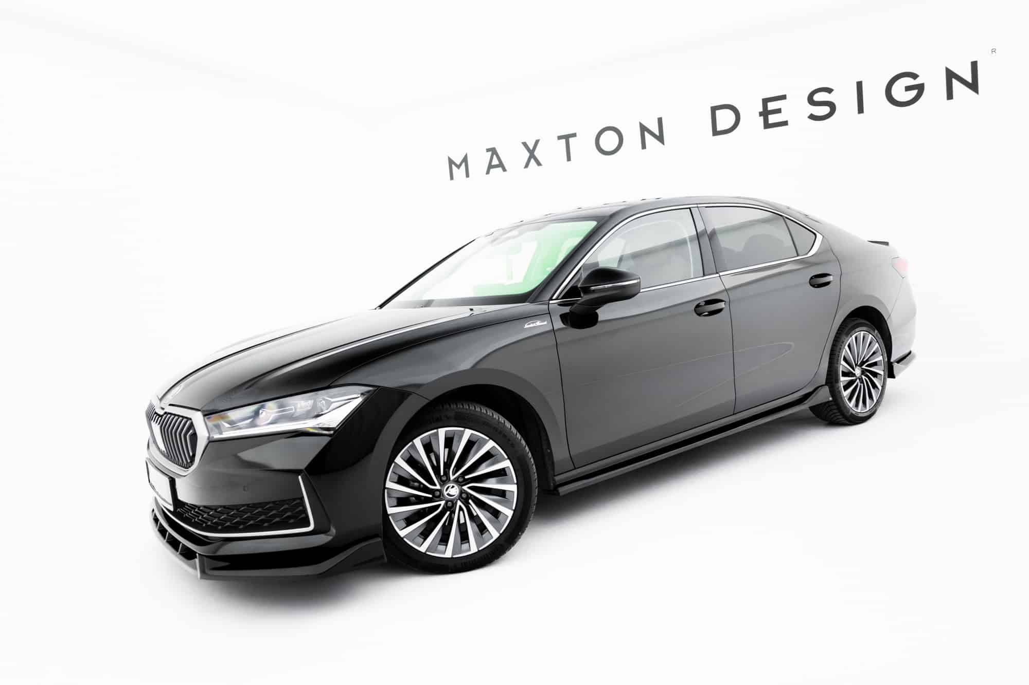 MAXTON DESIGN - Lišty pod bočné prahy V.2, Skoda Superb Mk4, Čierny lesk – Obrázok 2