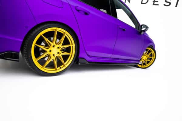 MAXTON DESIGN - Lišty pod bočné prahy V.4, Volkswagen Golf R Mk8/Mk8 Facelift, Čierny lesk – Obrázok 2