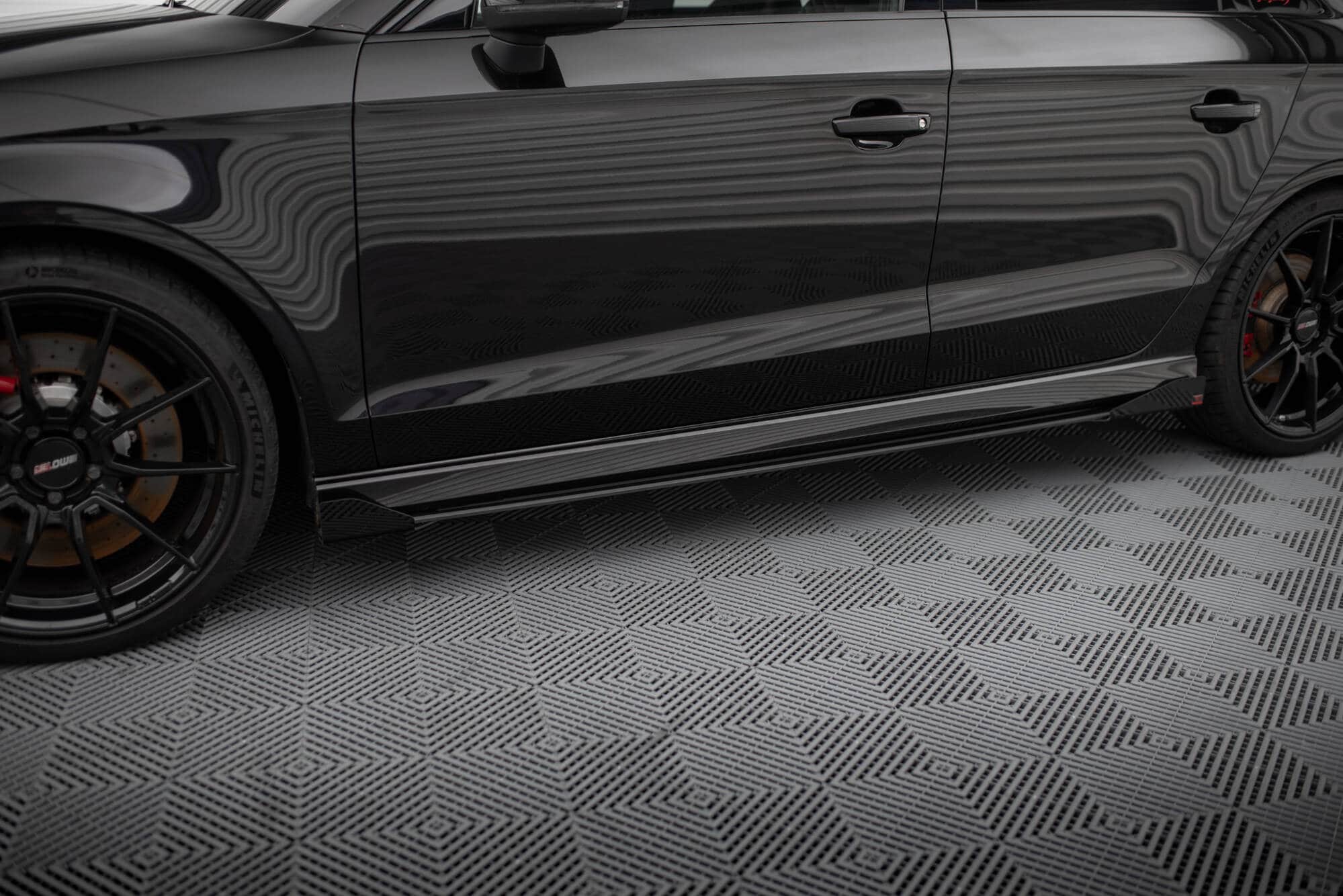 MAXTON DESIGN - Street Pro Lišty pod bočné prahy + Splitre, Audi RS3 Sedan 8V Facelift, Čierna Matná