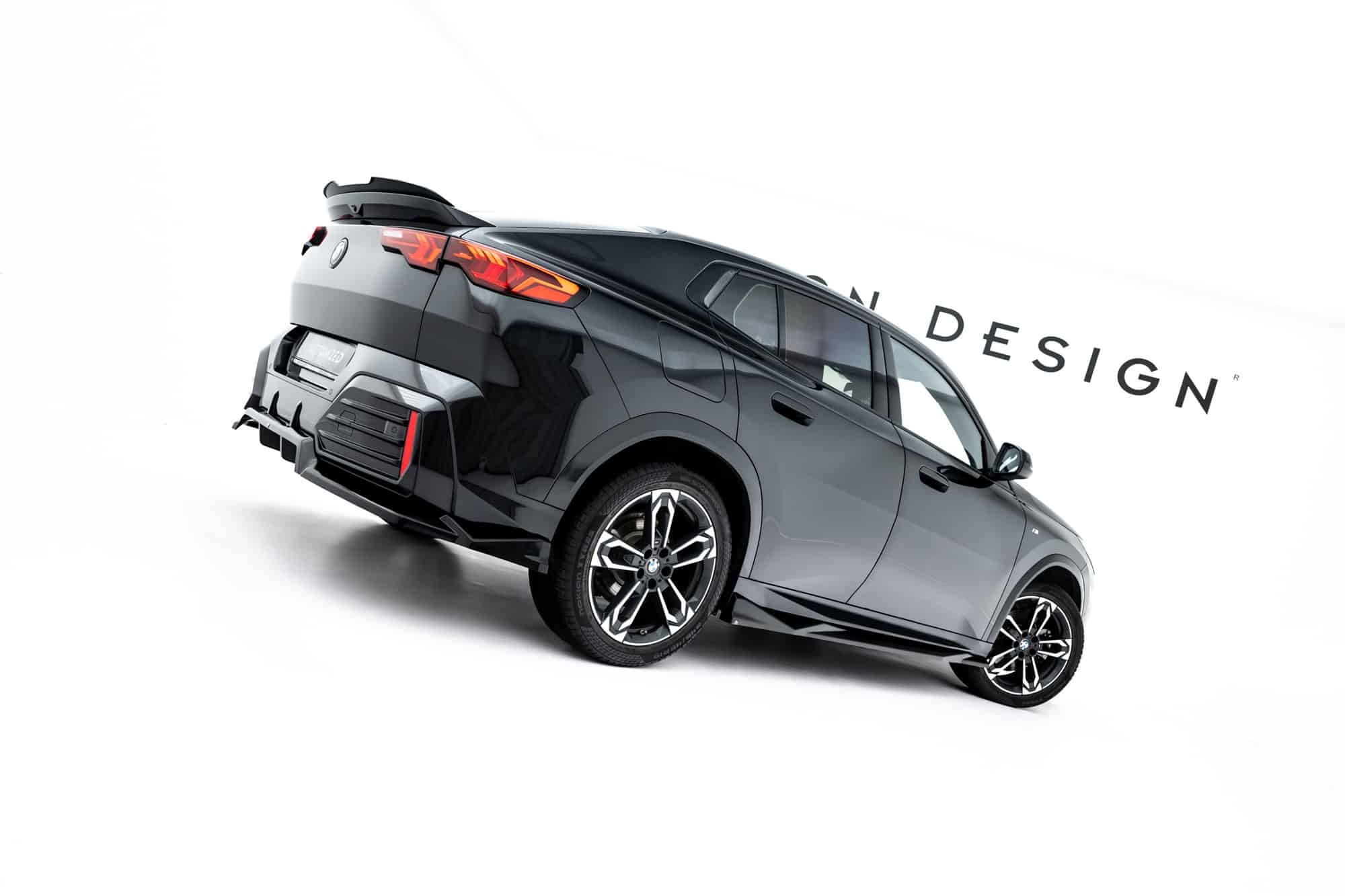 MAXTON DESIGN - Lišty pod bočné prahy, vhodné pre BMW X2 M-Pack U10, Čierny lesk – Obrázok 7