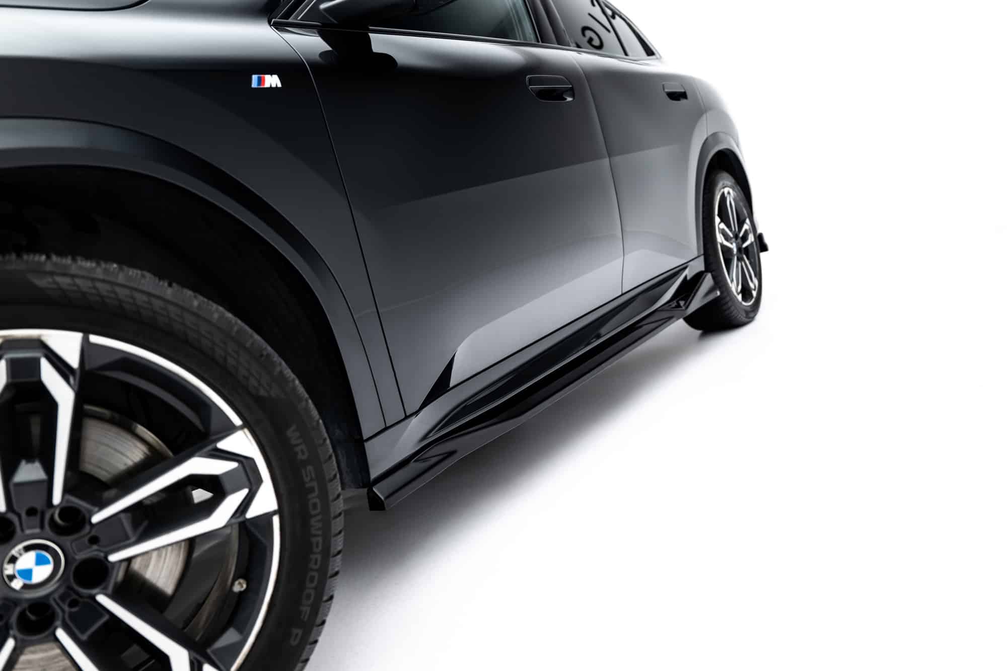 MAXTON DESIGN - Lišty pod bočné prahy, vhodné pre BMW X2 M-Pack U10, Čierny lesk