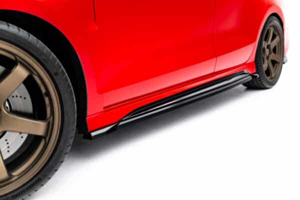 MAXTON DESIGN - Lišty pod bočné prahy, Audi RS3 Sedan 8Y Facelift, Čierny lesk