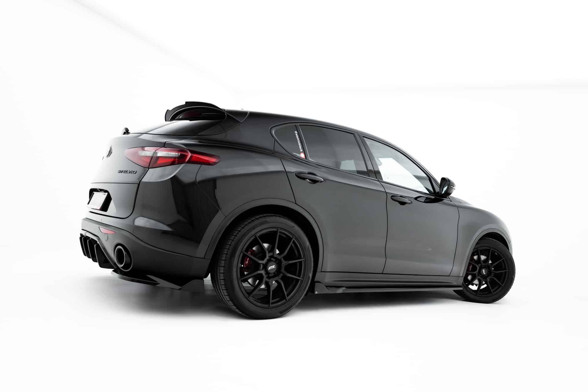 MAXTON DESIGN - Lišty pod bočné prahy V.2, Alfa Romeo Stelvio Mk1 Čierny lesk – Obrázok 6