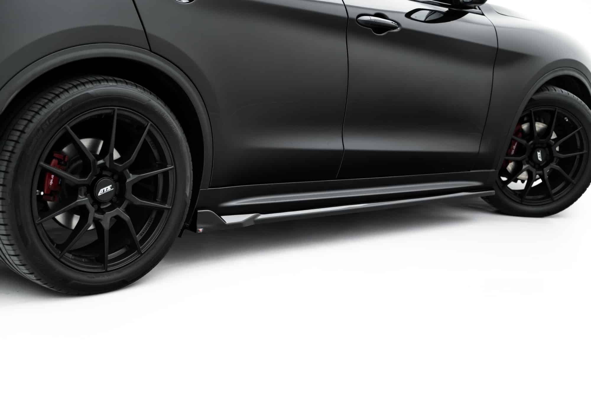 MAXTON DESIGN - Lišty pod bočné prahy V.2, Alfa Romeo Stelvio Mk1 Čierny lesk – Obrázok 5
