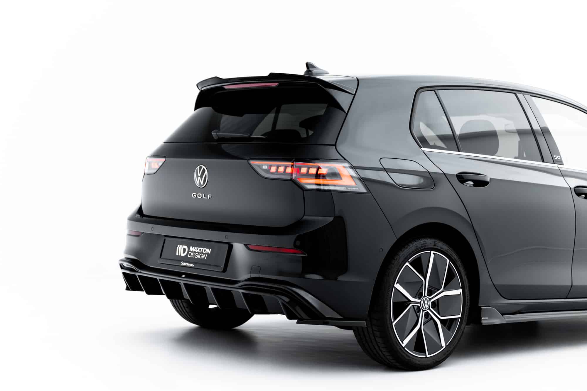 MAXTON DESIGN - Bočné spoilere zadného nárazníka, Volkswagen Golf Mk8 Facelift, Čierny lesk – Obrázok 5