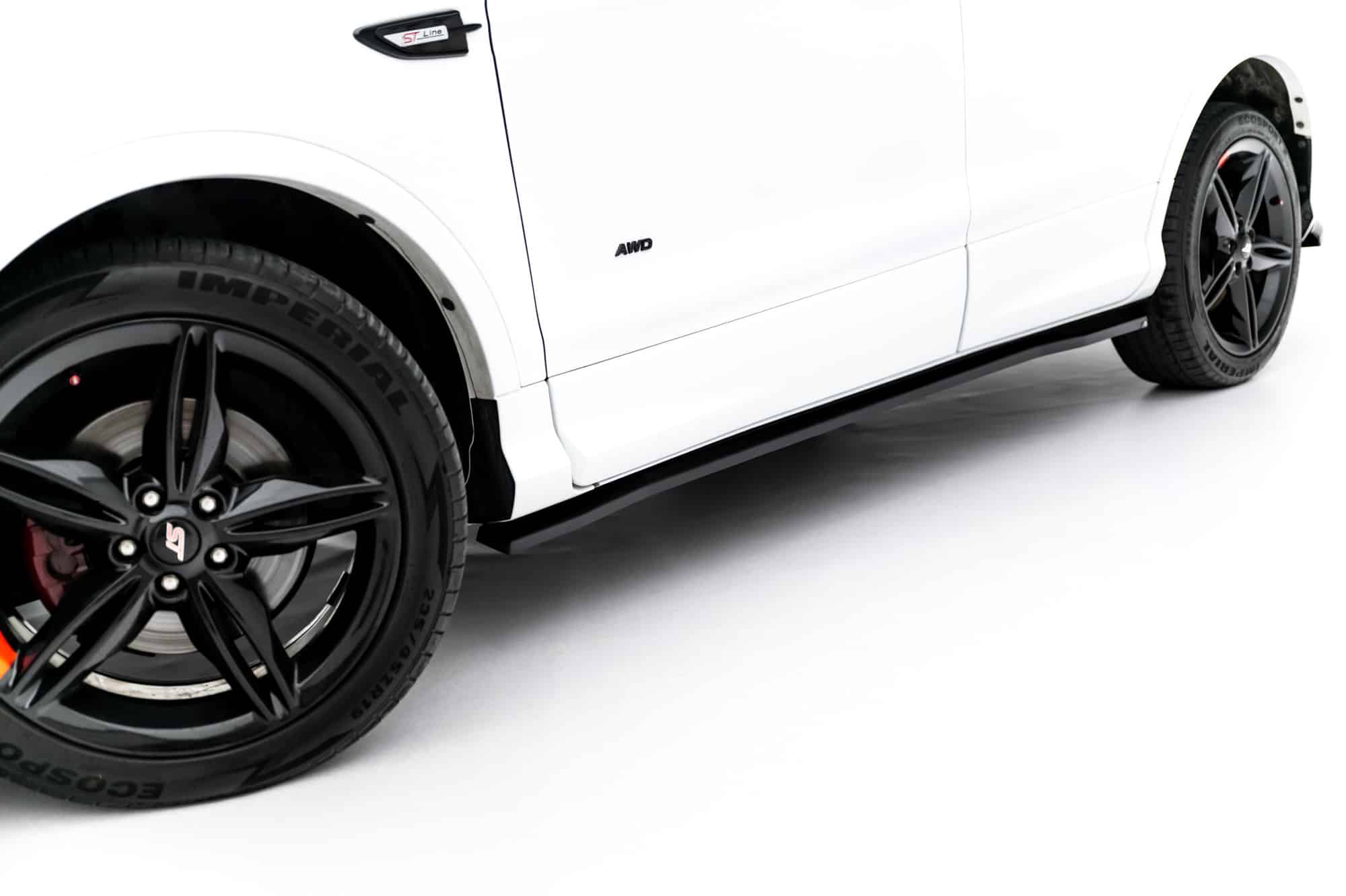 MAXTON DESIGN - Lišty pod bočné prahy, Ford Kuga ST-Line Mk2 Facelift, Čierny lesk