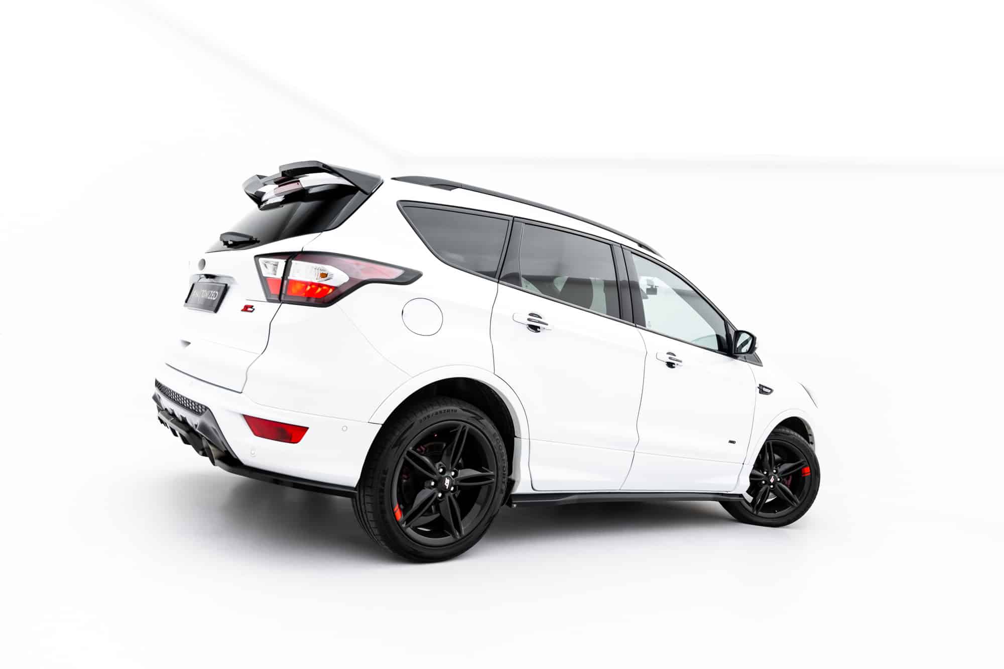 MAXTON DESIGN - Lišty pod bočné prahy, Ford Kuga ST-Line Mk2 Facelift, Čierny lesk – Obrázok 6