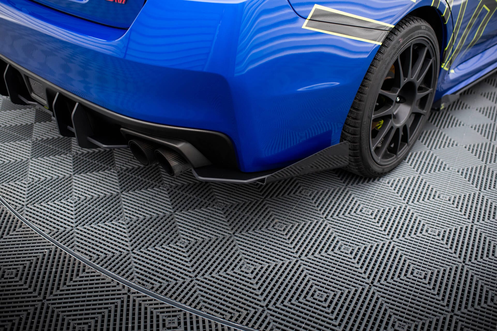 MAXTON DESIGN - Street Pro Bočné difúzory zadného nárazníka + Splitre, Subaru WRX STI Mk1, Čierna Matná