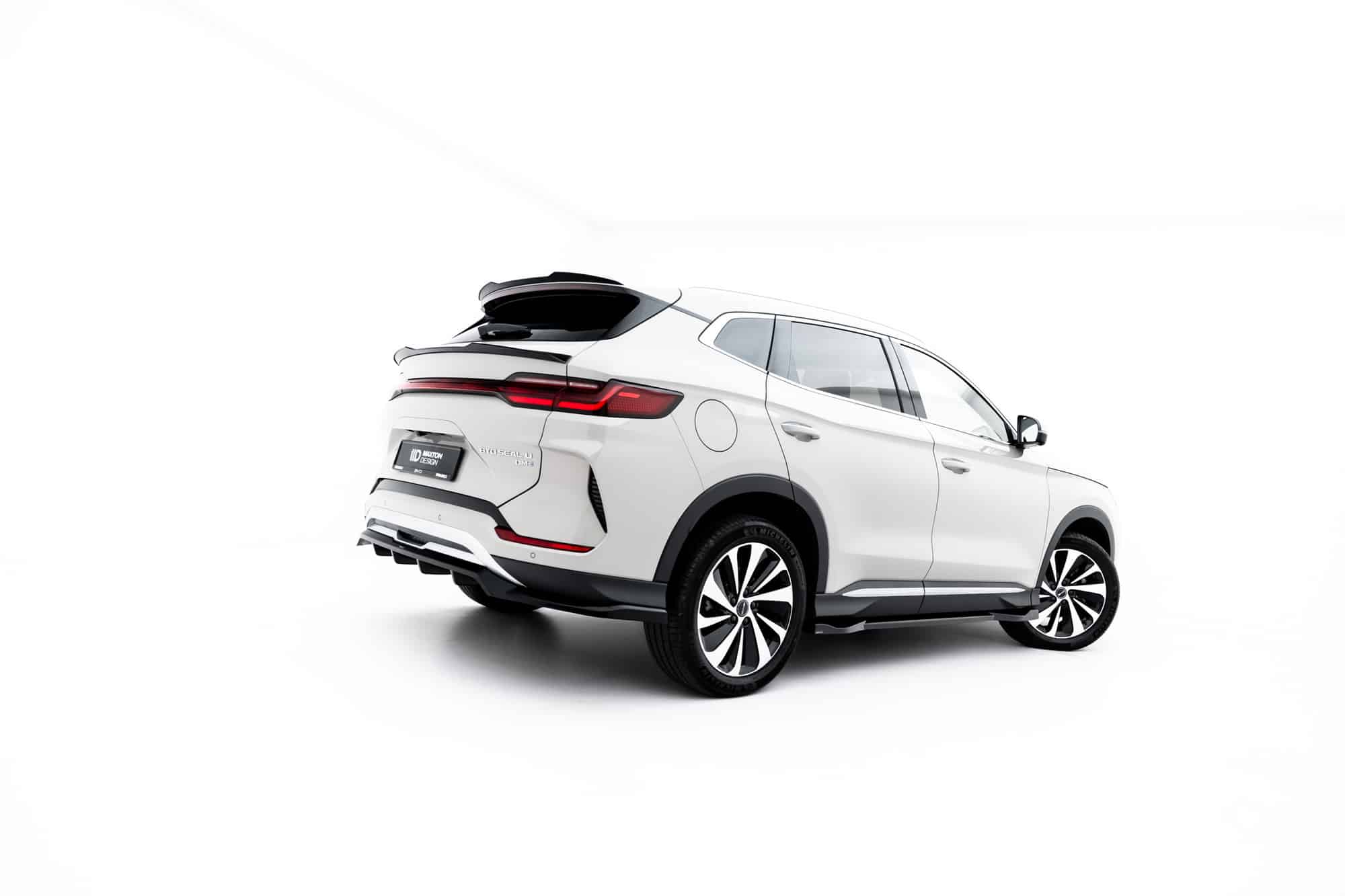 MAXTON DESIGN - Spoiler pod zadný nárazník V.1, BYD Seal U Mk1, Čierny lesk – Obrázok 9