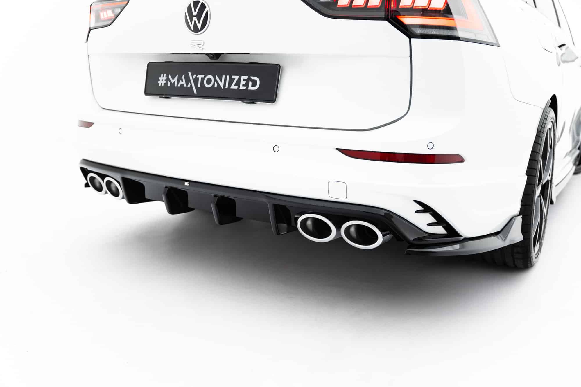 MAXTON DESIGN - Difúzor zadného nárazníka, Volkswagen Golf R Variant Mk8 / Mk8 Facelift, Čierny lesk – Obrázok 8