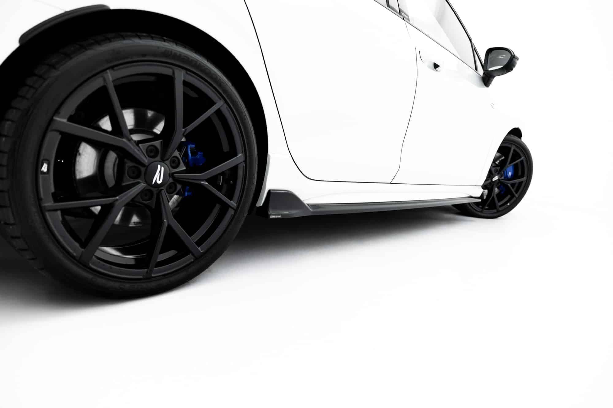 MAXTON DESIGN - Lišty pod bočné prahy, Volkswagen Golf R Variant Mk8 / Mk8 Facelift, Čierny lesk – Obrázok 2