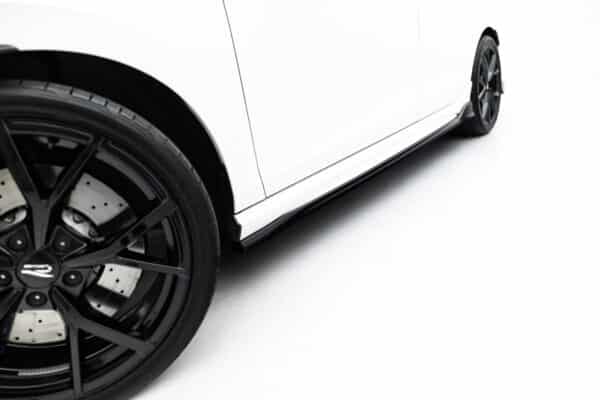 MAXTON DESIGN - Lišty pod bočné prahy, Volkswagen Golf R Variant Mk8 / Mk8 Facelift, Čierny lesk – Obrázok 6