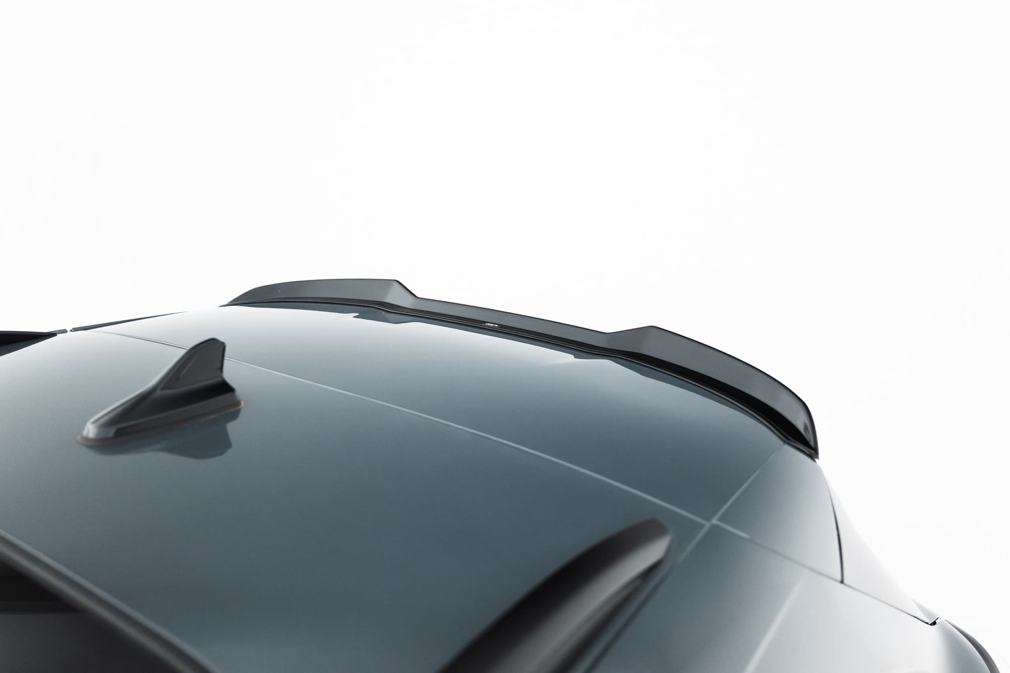 MAXTON DESIGN - Spoiler kufra, Volkswagen Tiguan R-Line Mk3, Čierny lesk – Obrázok 5