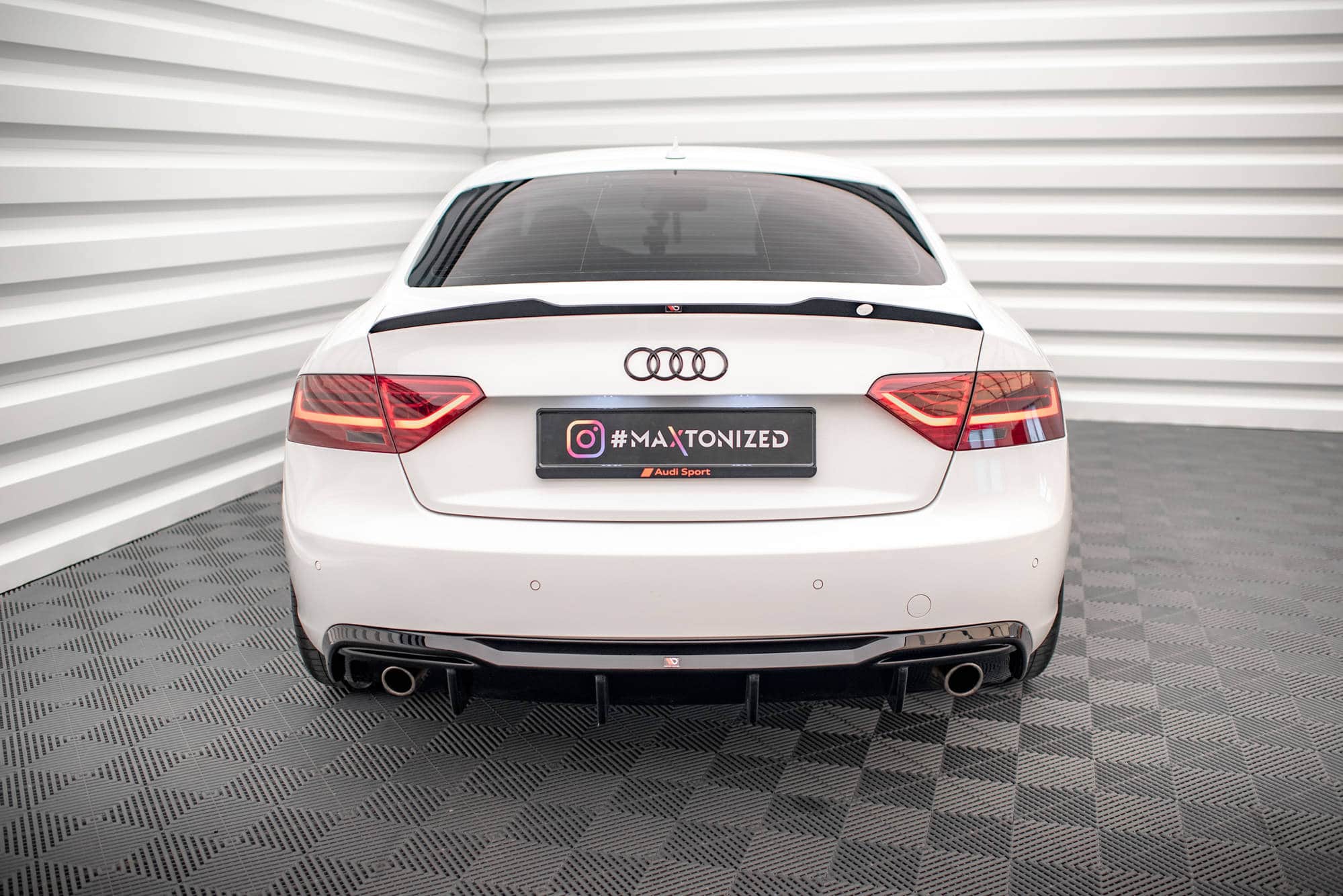 MAXTON DESIGN - Difúzor zadného nárazníka, Audi A5 Sportback 8T Facelift, Čierny lesk