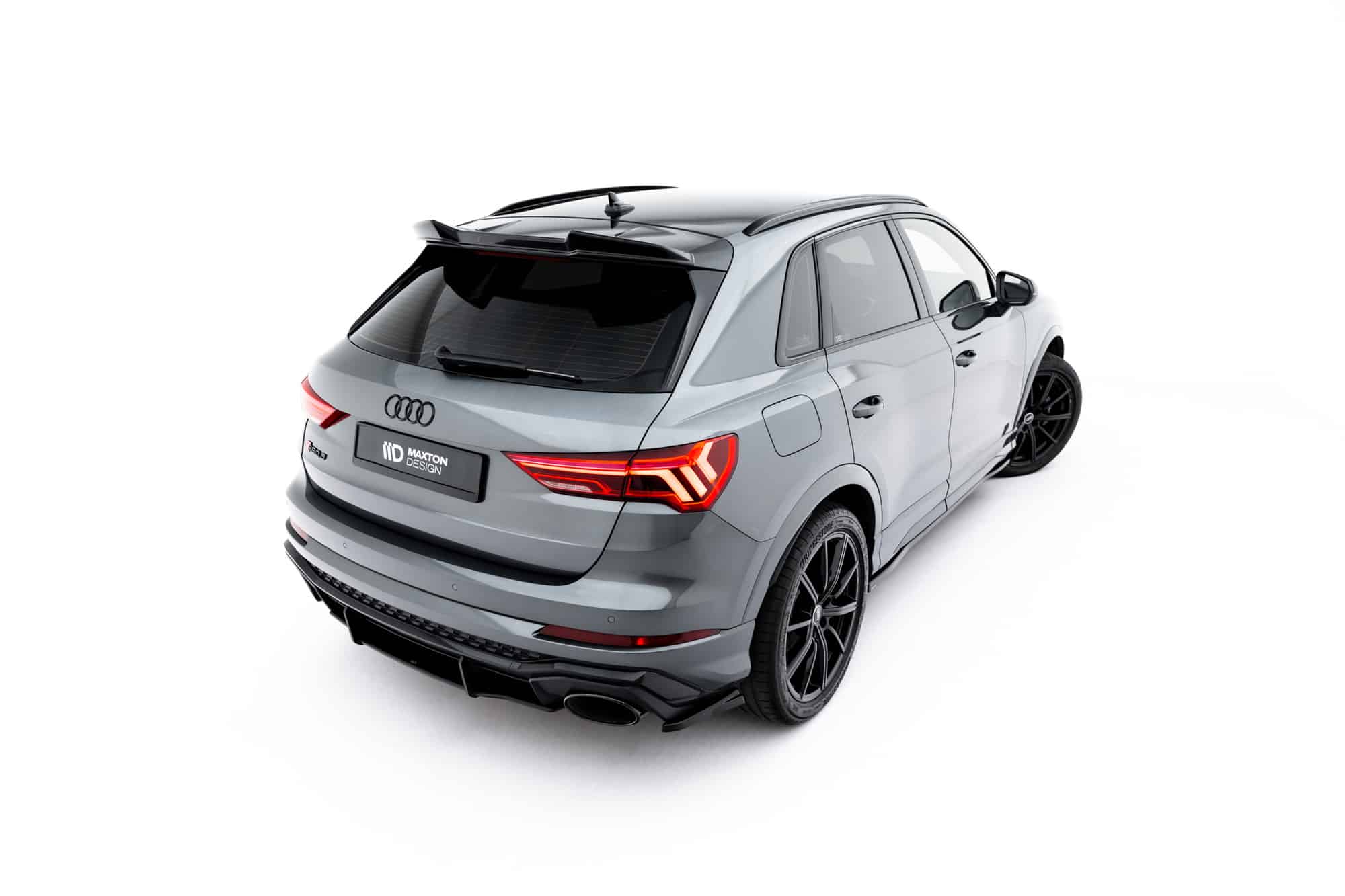 MAXTON DESIGN - Spoiler kufra 3D, Audi RSQ3 SUV F3, Čierny lesk