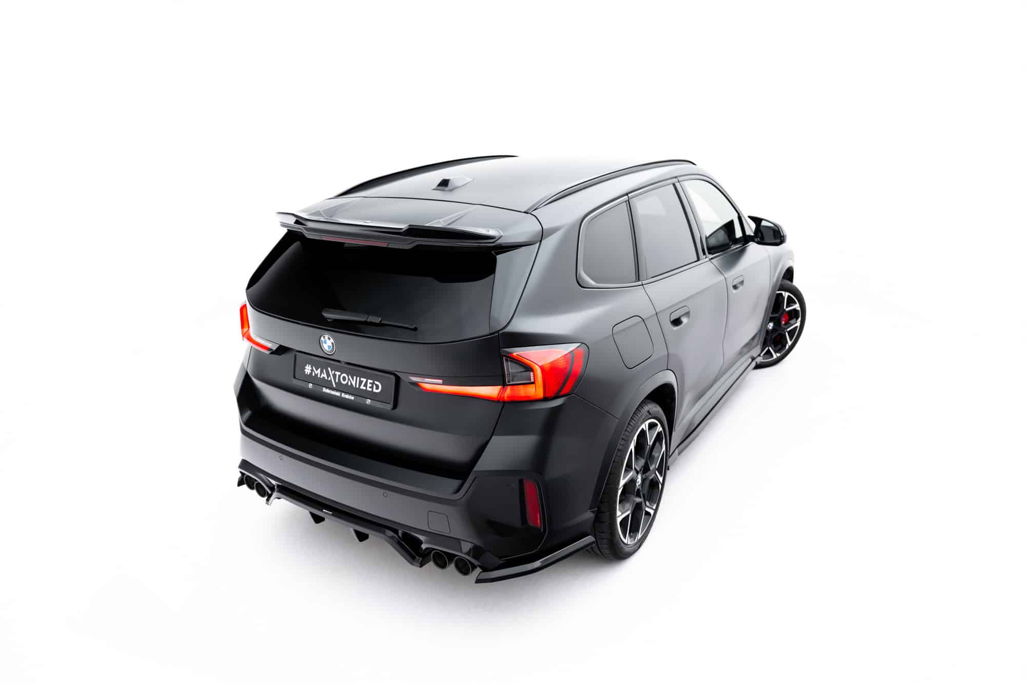 MAXTON DESIGN - Spoiler kufra 3D, vhodné pre BMW X1 M35i U11, Čierny lesk